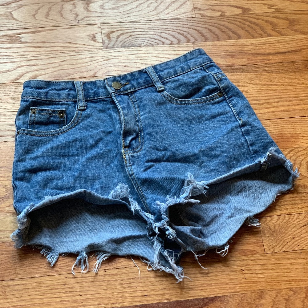 FASHION JEAN SHORTS
